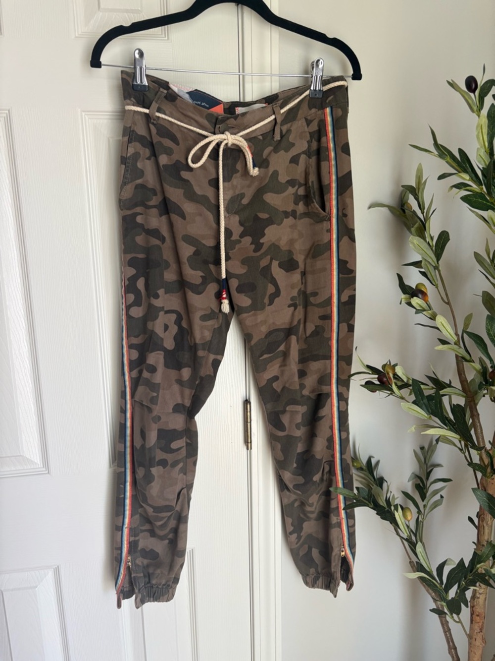 Sundry Camo Drawstring Pants